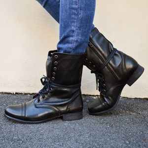 Steve Madden black leather troopa boot